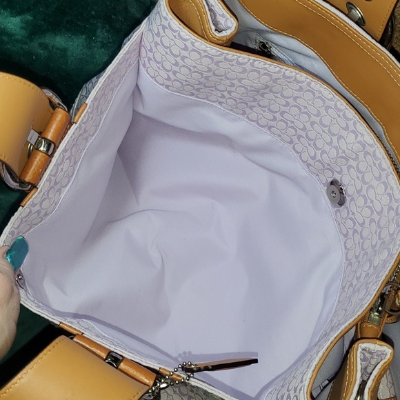 Coach purse W/matching wallet - Picture 13 of 16